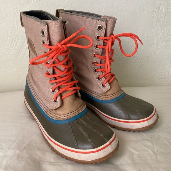 sorel canvas boots